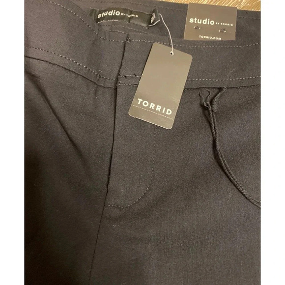 New with tags torrid studio high-rise relaxed stretch black trouser pant… - Picture 2 of 6